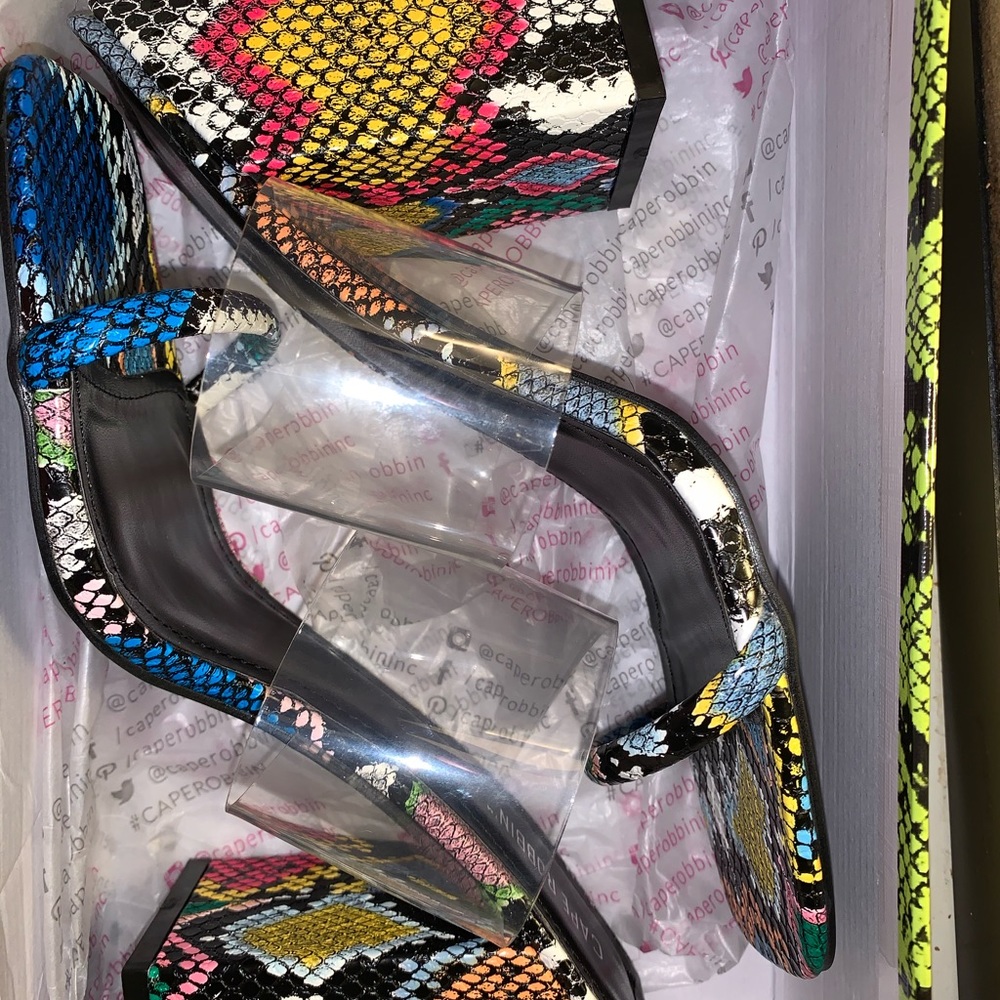 Cape Robbin Heels *NEVER WORN*